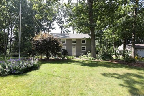 108 Ellsworth Dr, Bloomfield, CT 06002-2888
