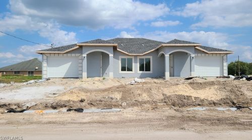 1117 Ichabod Ave, Lehigh Acres, FL 33973-2645