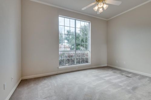 2401 Creekside Cir, Irving TX 75063-3355 exterior