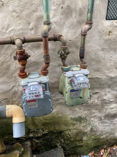 2210 Hawthorne Ave, Pittsburgh PA 15218-2114 exterior