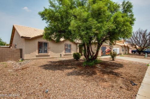 8106 Old Canyon Ave, Tucson, AZ 85747-5404