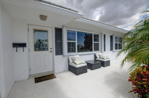 2111 15th St, Boynton Beach, FL 33426-7104