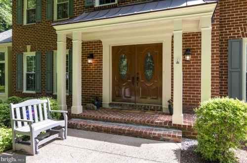 4300 Chelson Ln, Woodbridge, VA 22192-6617