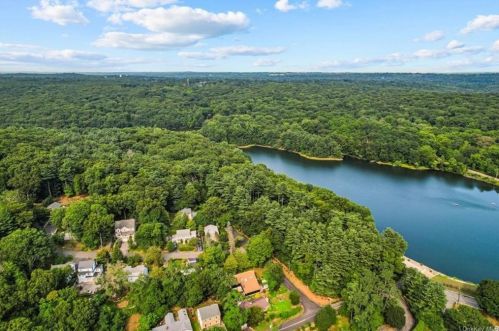 33 Reservoir Rd, White Plains, NY 10603-2525
