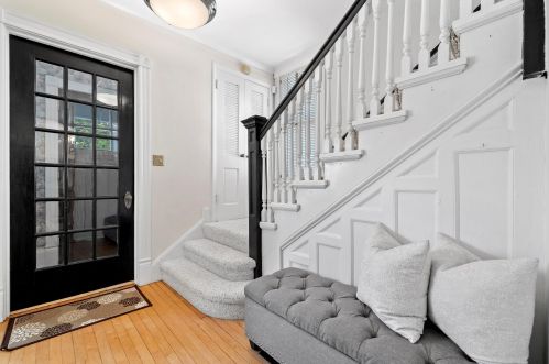 3326 Hackett Ave, Milwaukee, WI 53211-2943