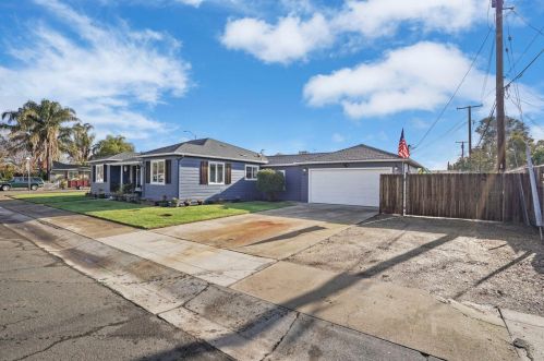 320 Cross St, Lodi, CA 95242-2401
