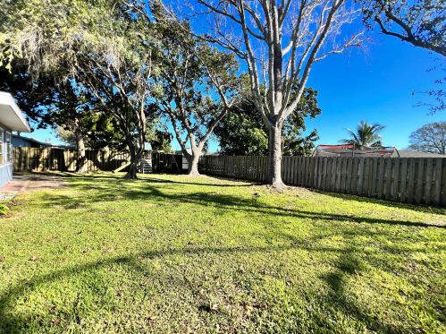 265 Mainsail St, Fort Pierce FL  34983-1710 exterior