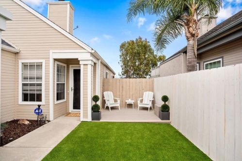 1818 Blackhawk Ave, Oceanside CA  92056-2908 exterior