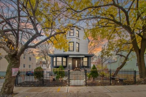 94 16th St, East Orange, NJ 07017-5213