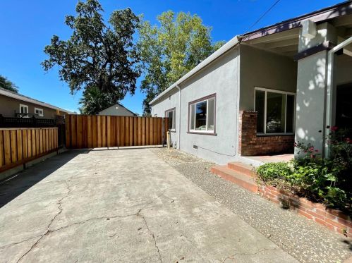 212 Cross St, Woodland CA 95695-4607 exterior