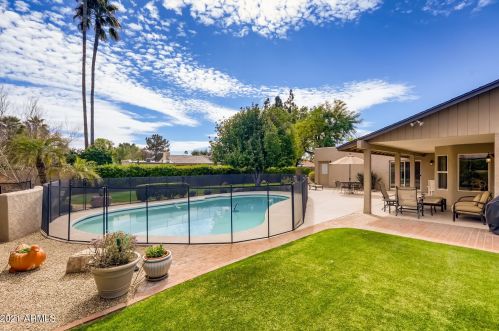 5421 Paradise Dr, Scottsdale AZ 85260-5515 exterior