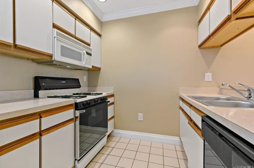 58 Hudson Pt Ln, Crotonville NY  10562-5942 exterior