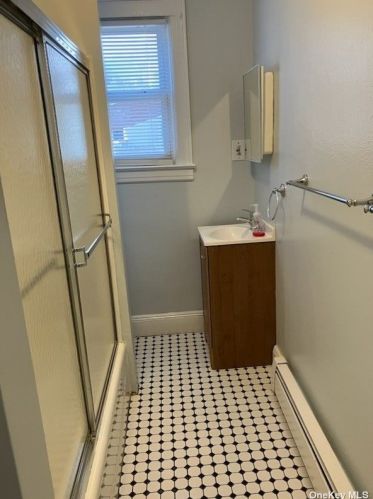 10 Covington St, Huntington Station NY  11746-8406 exterior