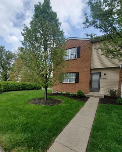12098 Crossings Dr, Cincinnati, OH 45246-1515