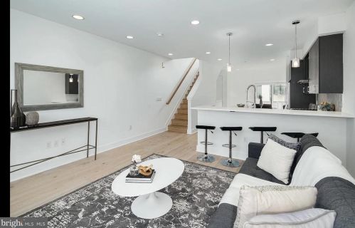 510 Fairmount Ave, Philadelphia PA  19123-0028 exterior