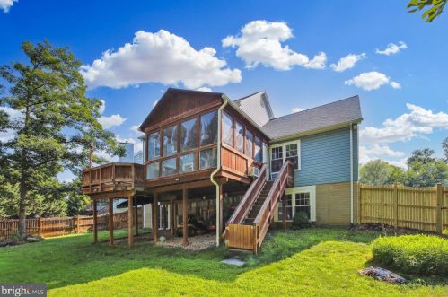 1497 Oak Trail Ct, Herndon, VA 20170-3664