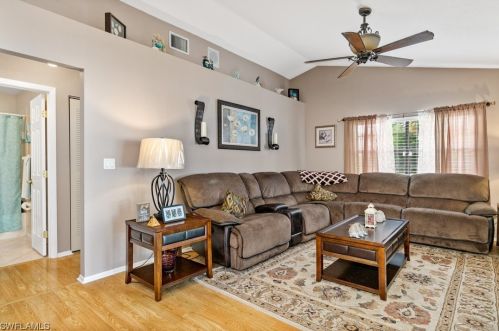 612 4th Ter, Cape Coral FL  33909-2002 exterior