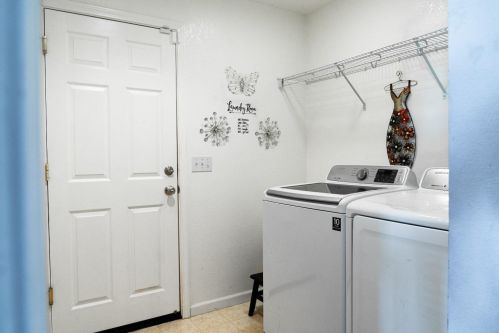 5812 Homewood Way, Riverbank CA  95367-9550 exterior