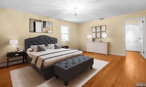 824 Norgate Dr, Ridgewood NJ 07450-2118 exterior