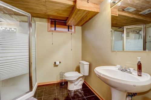 4272 72nd St, Milwaukee WI  53216-1038 exterior