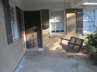 2172 Meadow Lane Dr, Montgomery AL  36106-2521 exterior