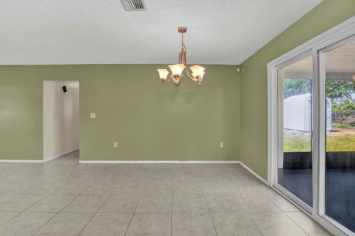 2861 Bowden Rd, Avon Park Lakes FL  33825-8701 exterior