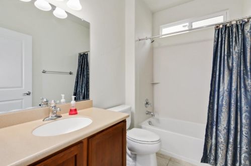 7500 Abbey Cir, Elk Grove CA  95757-5103 exterior