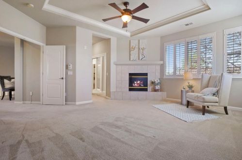 2044 Sugarbowl Way, Lodi CA  95242-4752 exterior