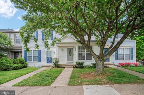 1885 Beegee Ct, Woodbridge VA  22192-5624 exterior