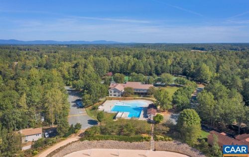 2 Riverside Dr, Bybee VA  22963-2021 exterior