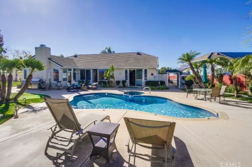 4884 Point Loma Pl, Oceanside CA  92057-3402 exterior