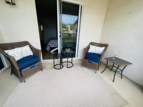 7442 Altiva Pl, Carlsbad CA 92009-6412 exterior