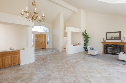 1560 Sonnys Way, Hollister, CA 95023-6625