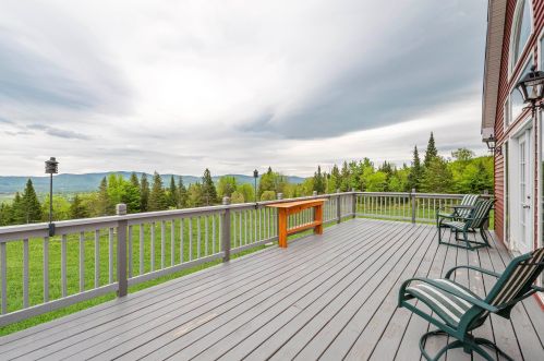 127 Bennett Hl Rd, Columbia NH  03576-3308 exterior