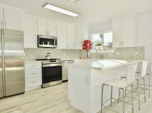 6820 Motz St, Paramount CA  90723-4741 exterior