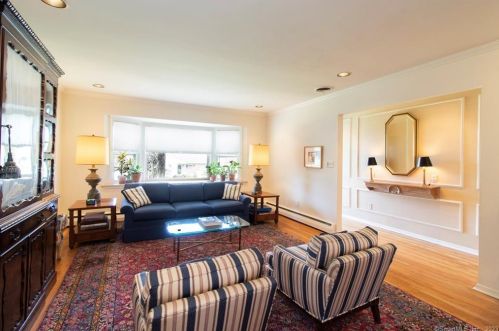 144 Wendy Rd, Bridgeport, CT 06611-3438