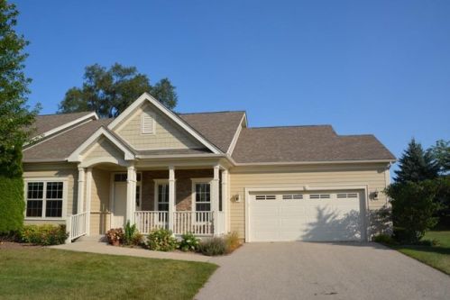 688 Cook St, Walworth, WI 53184-9549