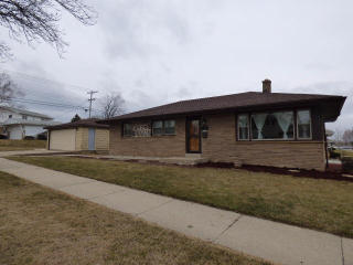 2500 Barnard Ave, Milwaukee, WI 53221-2950