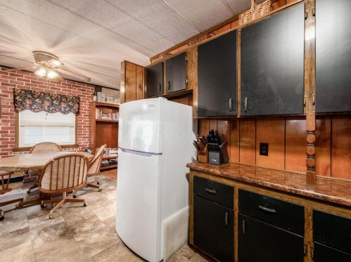 8090 Rdg Rd, Zanesville OH  43701-7869 exterior