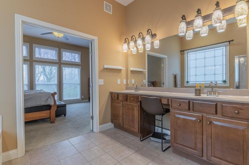 9894 Burleigh Ln, Hamilton KY  41091-8735 exterior