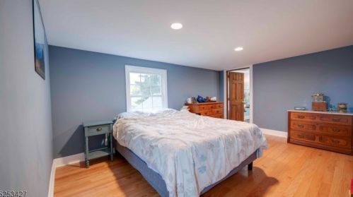 404 Quakertown Rd, Flemington NJ  08822-5610 exterior