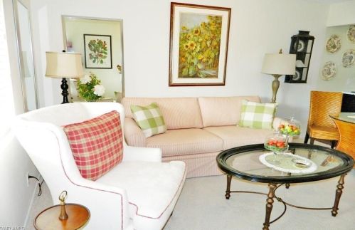 422 12th Ave, Naples FL  34120-6331 exterior