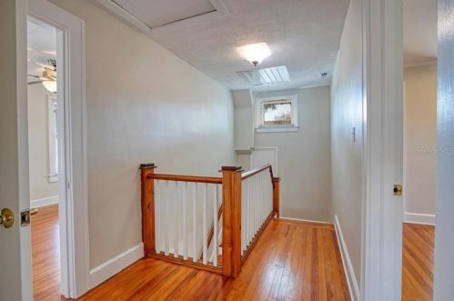 920 16 Ave, Saint Petersburg FL  33707-4113 exterior