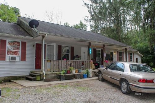 65 Crihfield Dr, Nelsonville, OH 45764-9043