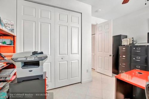 5098 168 Ave, Hollywood FL  33027-4913 exterior