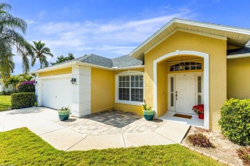 505 Raven Way, Naples, FL 34110-1167