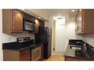6 Arlington Ct, Brookfield Center, CT 06804-2701