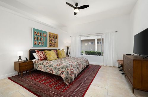 8 Oak Tree Dr, Rancho Mirage CA  92270-1612 exterior