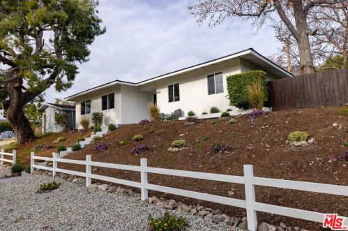 3003 Alabama St, Glendale CA  91214-2702 exterior