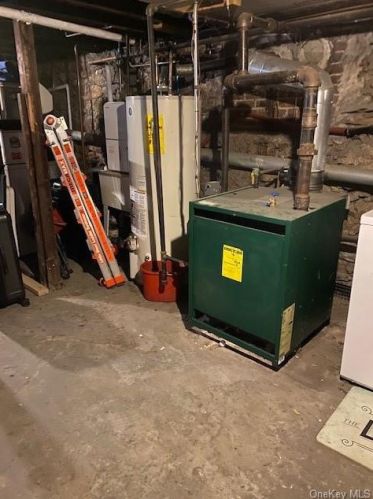 18 Haseco Ave, Rye Brook NY  10573-3906 exterior